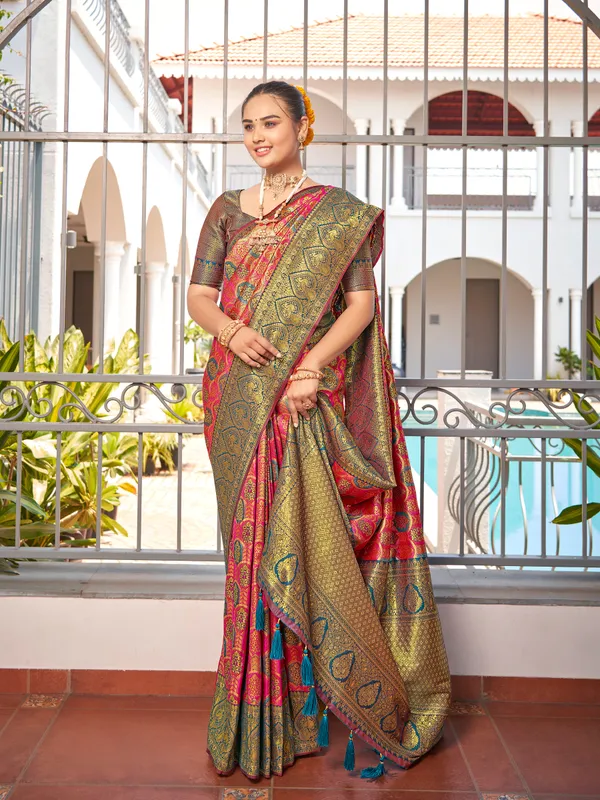 Manohari_Womens_Most_Trendy_Banarasi_Woven_Pink_With_Blue_Saree_With_Heavy_Jacquard_Work_Saree_With_Blouse_Piece