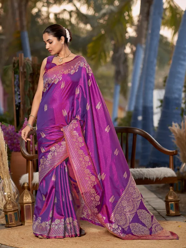 Manohari_Womens_Most_Trendy_Banarasi_Woven_Purple_Saree_With_Heavy_Jacquard_Work_Saree_With_Blouse_Piece