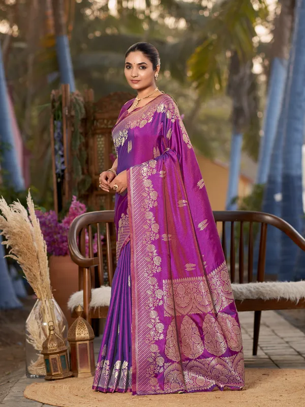 Manohari_Womens_Most_Trendy_Banarasi_Woven_Purple_Saree_With_Heavy_Jacquard_Work_Saree_With_Blouse_Piece