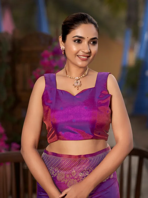 Manohari_Womens_Most_Trendy_Banarasi_Woven_Purple_Saree_With_Heavy_Jacquard_Work_Saree_With_Blouse_Piece