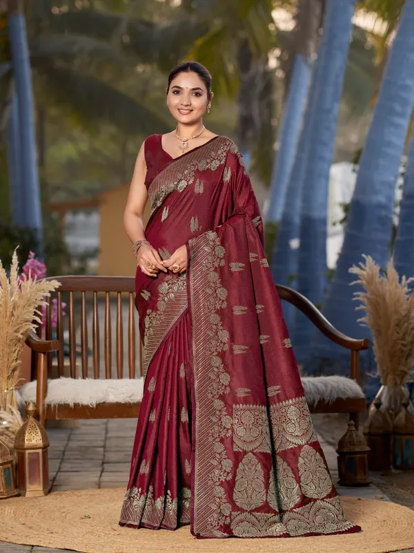 Manohari_Womens_Most_Trendy_Banarasi_Woven_Maroon_Saree_With_Heavy_Jacquard_Work_Saree_With_Blouse_Piece