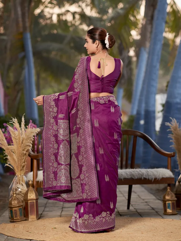 Manohari_Womens_Most_Trendy_Banarasi_Woven_Wine_Saree_With_Heavy_Jacquard_Work_Saree_With_Blouse_Piece