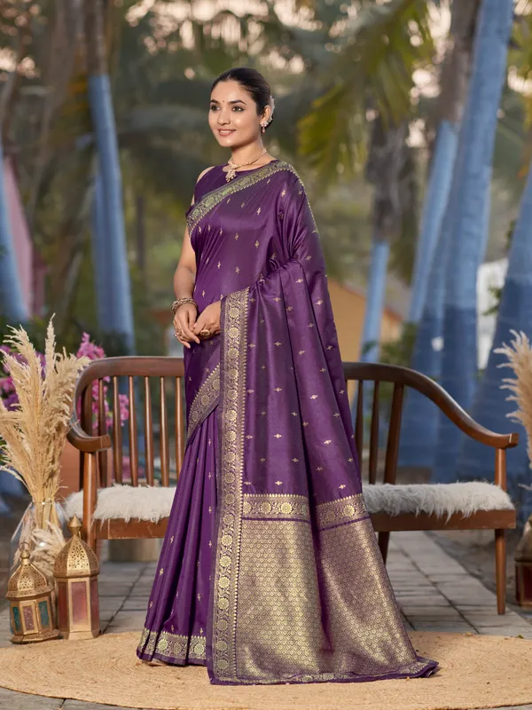 Manohari_Womens_Most_Trendy_Banarasi_Woven_Purple_Saree_With_Heavy_Jacquard_Work_Saree_With_Blouse_Piece
