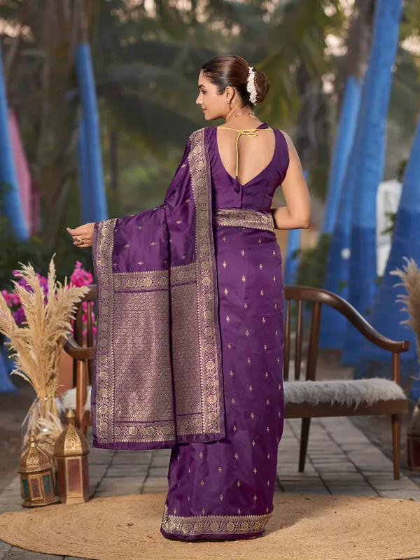 Manohari_Womens_Most_Trendy_Banarasi_Woven_Purple_Saree_With_Heavy_Jacquard_Work_Saree_With_Blouse_Piece