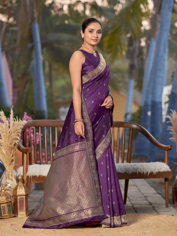 Manohari_Womens_Most_Trendy_Banarasi_Woven_Purple_Saree_With_Heavy_Jacquard_Work_Saree_With_Blouse_Piece