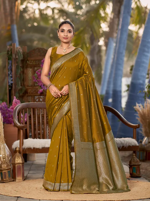 Manohari_Womens_Most_Trendy_Banarasi_Woven_Mustard_Yellow_Saree_With_Heavy_Jacquard_Work_Saree_With_Blouse_Piece