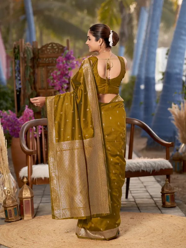 Manohari_Womens_Most_Trendy_Banarasi_Woven_Mustard_Yellow_Saree_With_Heavy_Jacquard_Work_Saree_With_Blouse_Piece