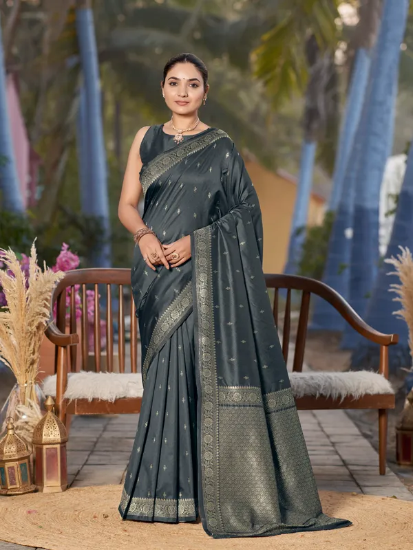 Manohari_Womens_Most_Trendy_Banarasi_Woven_Grey_Saree_With_Heavy_Jacquard_Work_Saree_With_Blouse_Piece