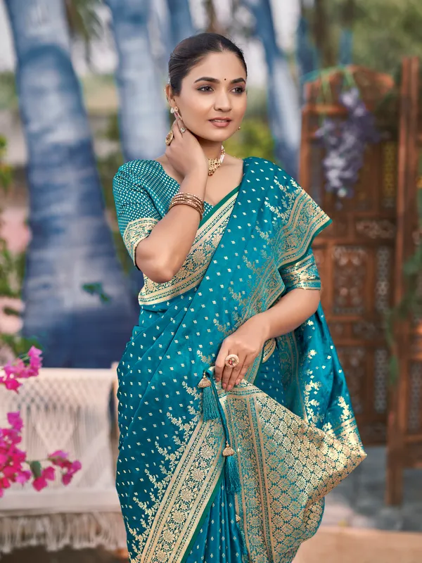 Manohari_Womens_Most_Trendy_Banarasi_Satin_Silk_Woven_Turquiose_Blue_Saree_With_Heavy_Jacquard_Work_Saree_With_Blouse_Piece