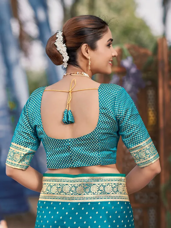 Manohari_Womens_Most_Trendy_Banarasi_Satin_Silk_Woven_Turquiose_Blue_Saree_With_Heavy_Jacquard_Work_Saree_With_Blouse_Piece