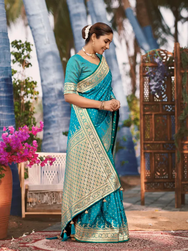 Manohari_Womens_Most_Trendy_Banarasi_Satin_Silk_Woven_Turquiose_Blue_Saree_With_Heavy_Jacquard_Work_Saree_With_Blouse_Piece