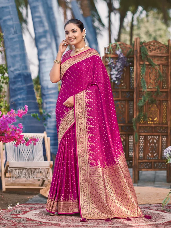 Manohari_Womens_Most_Trendy_Banarasi_Satin_Silk_Woven_Pink_Saree_With_Heavy_Jacquard_Work_Saree_With_Blouse_Piece