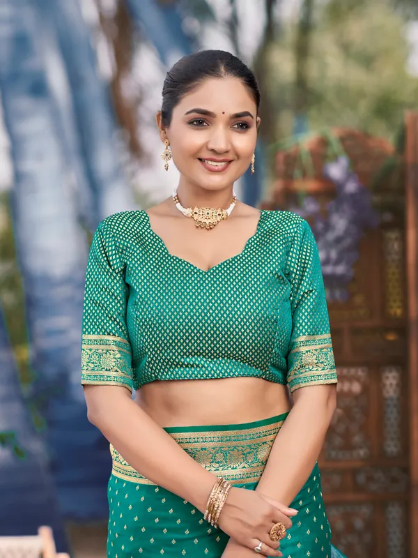 Manohari_Womens_Most_Trendy_Banarasi_Satin_Silk_Woven_Green_Saree_With_Heavy_Jacquard_Work_Saree_With_Blouse_Piece
