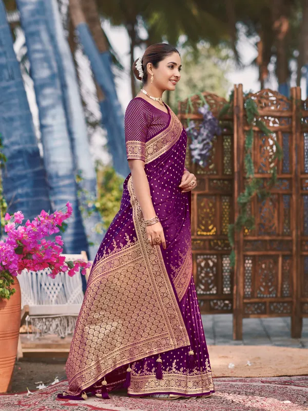 Manohari_Womens_Most_Trendy_Banarasi_Satin_Silk_Woven_Purple_Saree_With_Heavy_Jacquard_Work_Saree_With_Blouse_Piece
