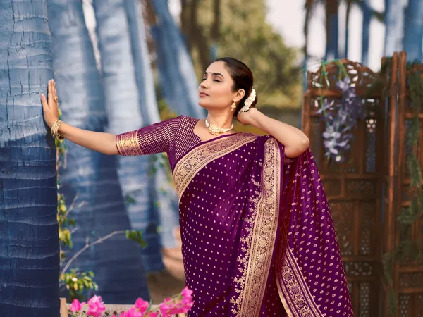 Manohari_Womens_Most_Trendy_Banarasi_Satin_Silk_Woven_Purple_Saree_With_Heavy_Jacquard_Work_Saree_With_Blouse_Piece