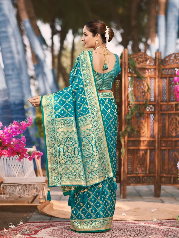 Manohari_Womens_Most_Trendy_Banarasi_Satin_Silk_Woven_Turquiose_Blue_Saree_With_Heavy_Jacquard_Work_Saree_With_Blouse_Piece
