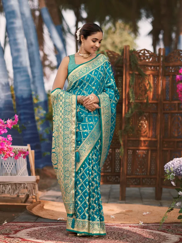 Manohari_Womens_Most_Trendy_Banarasi_Satin_Silk_Woven_Turquiose_Blue_Saree_With_Heavy_Jacquard_Work_Saree_With_Blouse_Piece