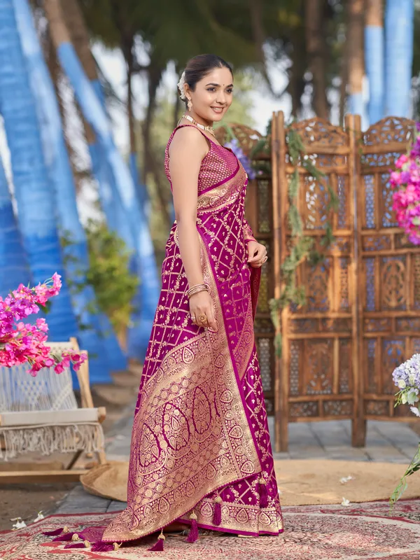 Manohari_Womens_Most_Trendy_Banarasi_Satin_Silk_Woven_Pink_Saree_With_Heavy_Jacquard_Work_Saree_With_Blouse_Piece