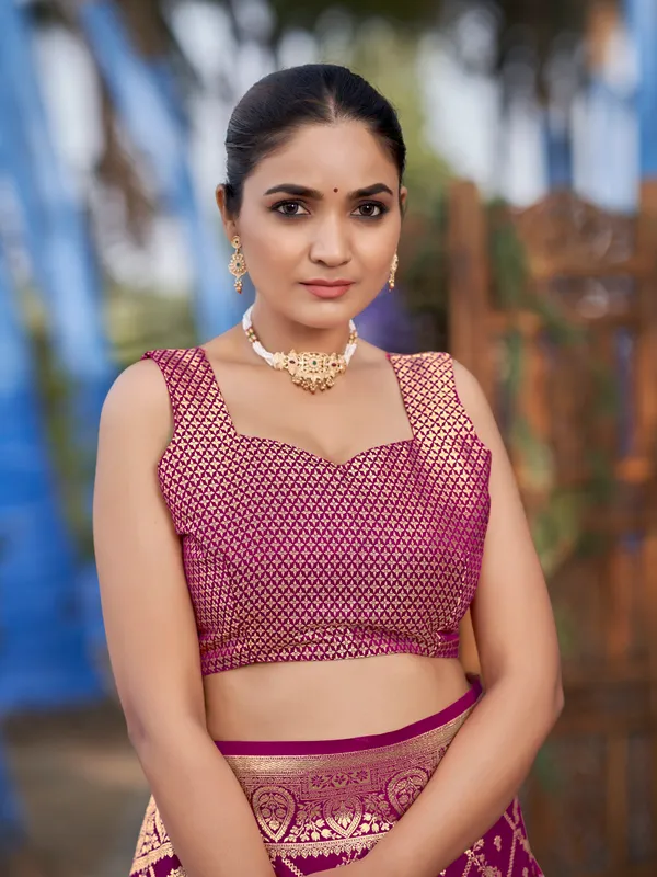 Manohari_Womens_Most_Trendy_Banarasi_Satin_Silk_Woven_Pink_Saree_With_Heavy_Jacquard_Work_Saree_With_Blouse_Piece