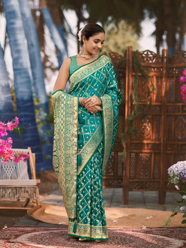 Manohari_Womens_Most_Trendy_Banarasi_Satin_Silk_Woven_Green_Saree_With_Heavy_Jacquard_Work_Saree_With_Blouse_Piece