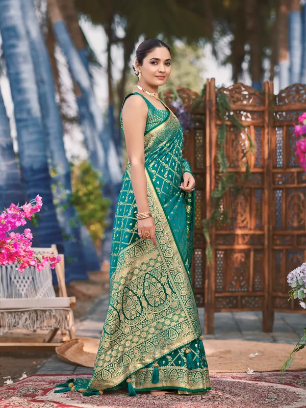 Manohari_Womens_Most_Trendy_Banarasi_Satin_Silk_Woven_Green_Saree_With_Heavy_Jacquard_Work_Saree_With_Blouse_Piece
