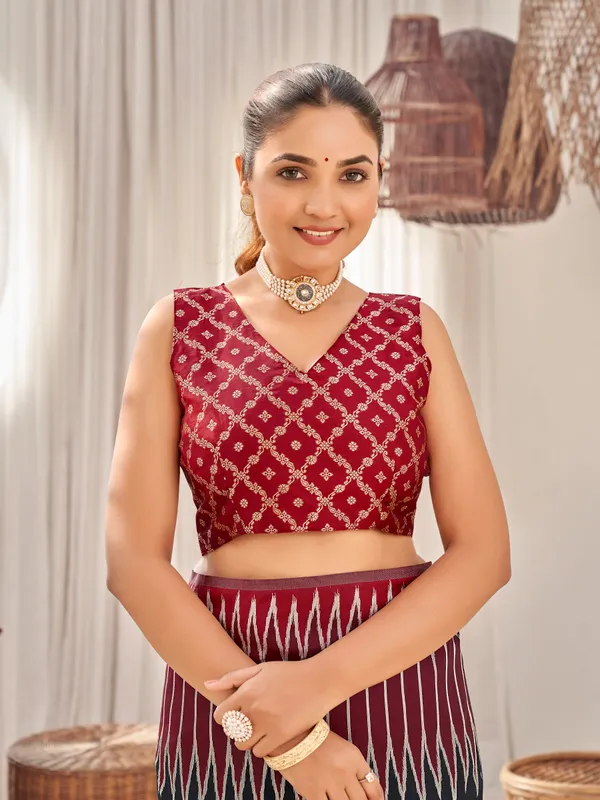 Manohari_Womens_Most_Trendy_Banarasi_Soft_Silk_Woven_Black_Saree_With_Heavy_Jacquard_Work_Saree_With_Blouse_Piece