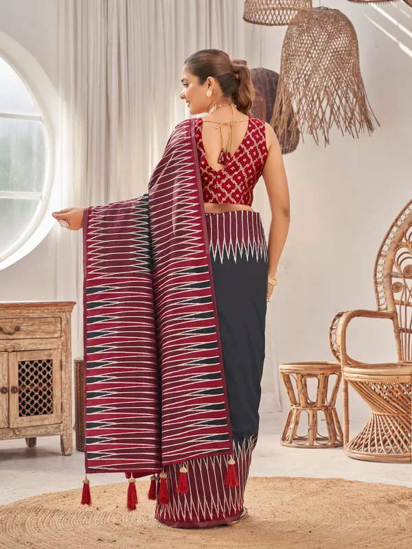 Manohari_Womens_Most_Trendy_Banarasi_Soft_Silk_Woven_Black_Saree_With_Heavy_Jacquard_Work_Saree_With_Blouse_Piece