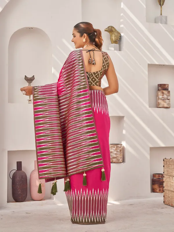 Manohari_Womens_Most_Trendy_Banarasi_Soft_Silk_Woven_Pink_Saree_With_Heavy_Jacquard_Work_Saree_With_Blouse_Piece