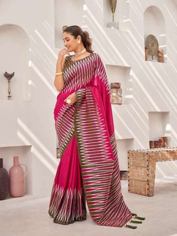 Manohari_Womens_Most_Trendy_Banarasi_Soft_Silk_Woven_Pink_Saree_With_Heavy_Jacquard_Work_Saree_With_Blouse_Piece