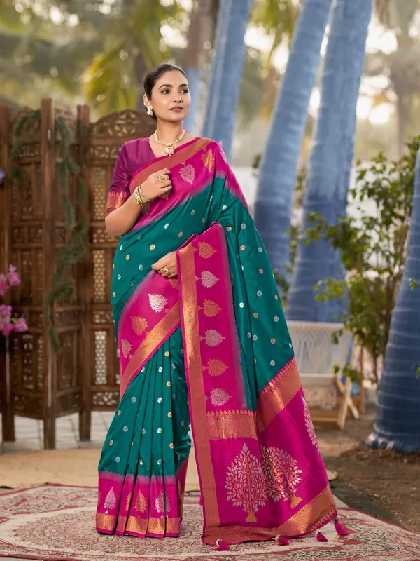 Manohari_Womens_Most_Trendy_Banarasi_Soft_Silk_Woven_Green_And_Pink_Saree_With_Heavy_Jacquard_Work_Saree_With_Pink_Blouse_Piece