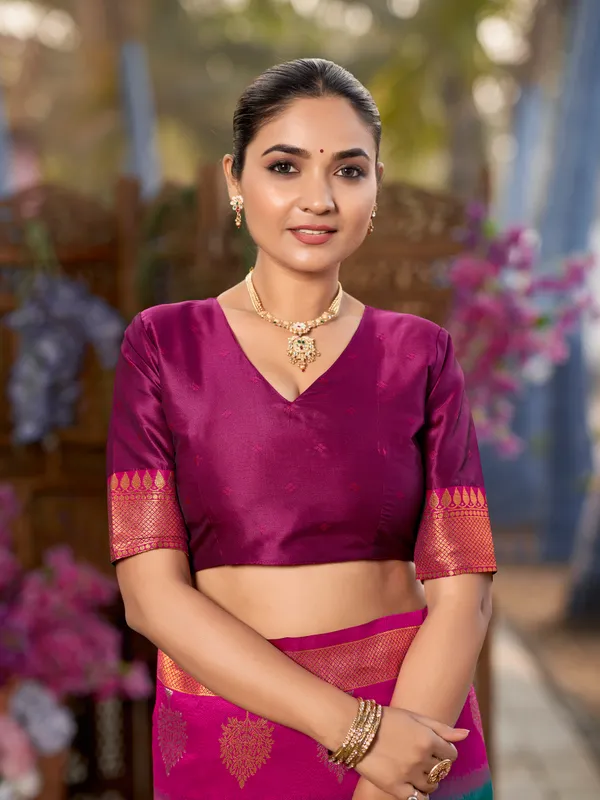 Manohari_Womens_Most_Trendy_Banarasi_Soft_Silk_Woven_Green_And_Pink_Saree_With_Heavy_Jacquard_Work_Saree_With_Pink_Blouse_Piece
