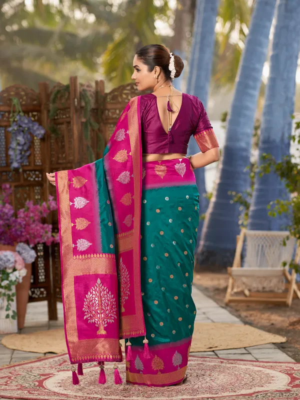 Manohari_Womens_Most_Trendy_Banarasi_Soft_Silk_Woven_Green_And_Pink_Saree_With_Heavy_Jacquard_Work_Saree_With_Pink_Blouse_Piece