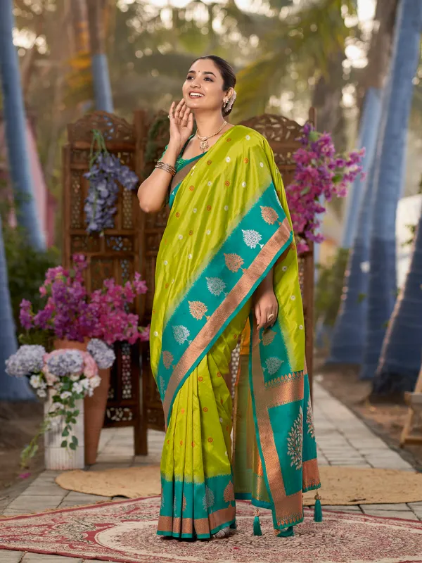 Manohari_Womens_Most_Trendy_Banarasi_Soft_Silk_Woven_Green_And_Turquoise_Blue_Saree_With_Heavy_Jacquard_Work_Saree_With_Cyan_Green_Blouse_Piece