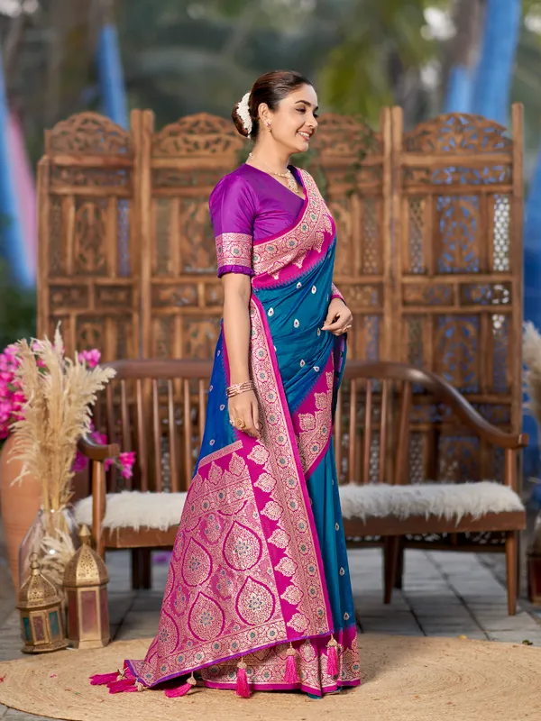 Manohari_Womens_Trendy_Banarasi_Silk_Woven_Blue_And_Pink_Saree_With_Heavy_Jacquard_Work_Saree_With_Purple_Blouse_Piece