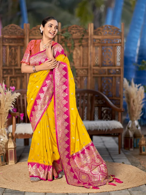 Manohari_Womens_Trendy_Banarasi_Silk_Woven_Yellow_And_Pink_Saree_With_Heavy_Jacquard_Work_Saree_With_Orange_Blouse_Piece