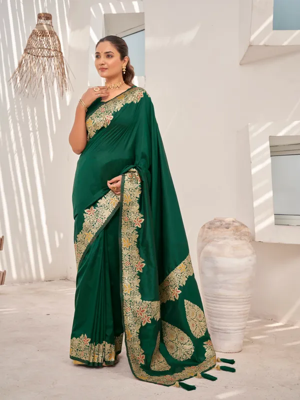 Manohari_Womens_Trendy_Banarasi_Soft_Silk_Woven_Green_Saree_With_Heavy_Jacquard_Work_Saree_With_Green_Blouse_Piece