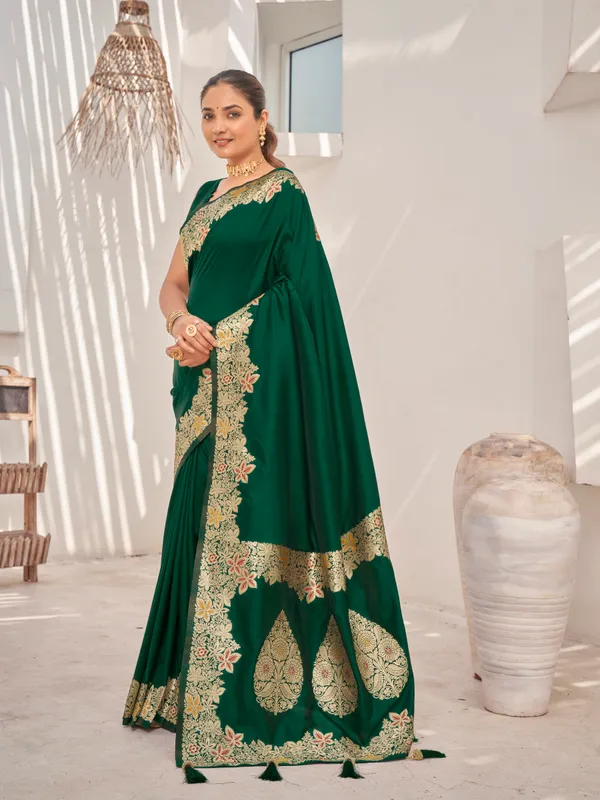 Manohari_Womens_Trendy_Banarasi_Soft_Silk_Woven_Green_Saree_With_Heavy_Jacquard_Work_Saree_With_Green_Blouse_Piece