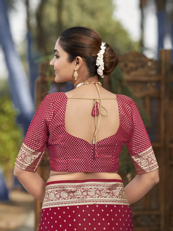 Manohari_Womens_Most_Trendy_Banarasi_Satin_Silk_Woven_Red_Saree_With_Heavy_Jacquard_Work_Saree_With_Blouse_Piece