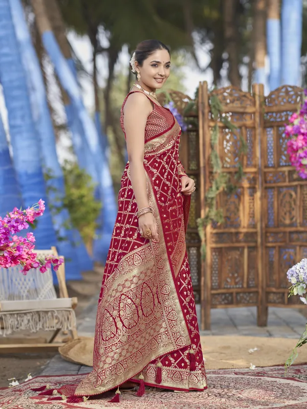 Manohari_Womens_Most_Trendy_Banarasi_Satin_Silk_Woven_Red_Saree_With_Heavy_Jacquard_Work_Saree_With_Blouse_Piece