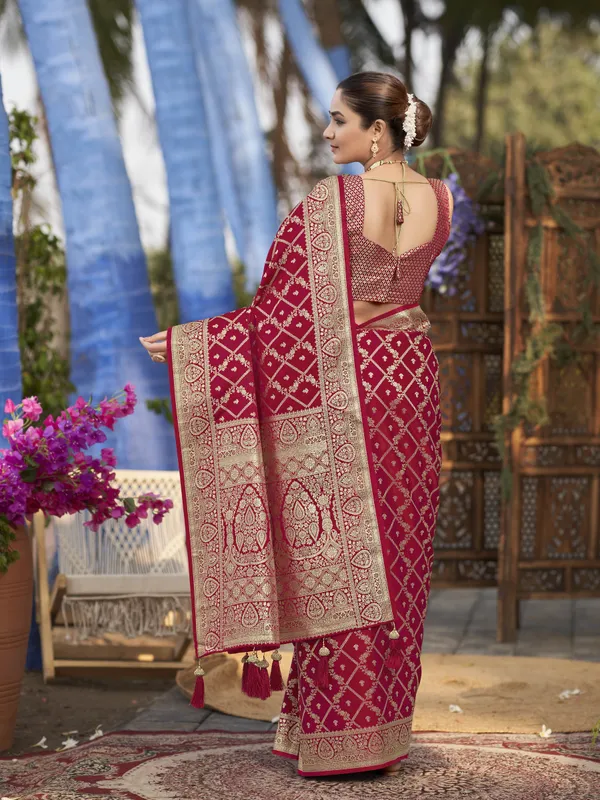 Manohari_Womens_Most_Trendy_Banarasi_Satin_Silk_Woven_Red_Saree_With_Heavy_Jacquard_Work_Saree_With_Blouse_Piece