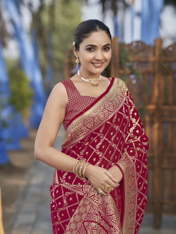 Manohari_Womens_Most_Trendy_Banarasi_Satin_Silk_Woven_Red_Saree_With_Heavy_Jacquard_Work_Saree_With_Blouse_Piece