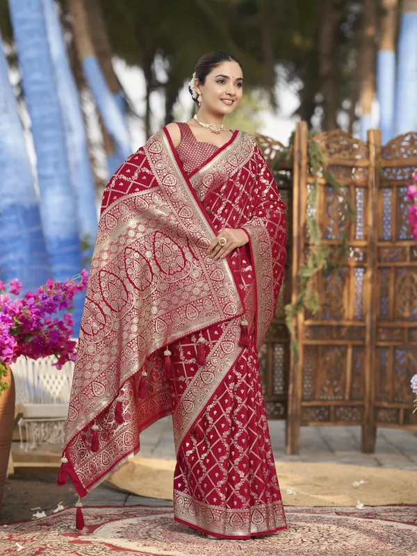 Manohari_Womens_Most_Trendy_Banarasi_Satin_Silk_Woven_Red_Saree_With_Heavy_Jacquard_Work_Saree_With_Blouse_Piece