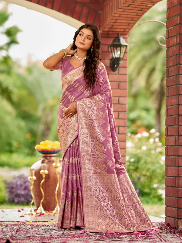 Manohari_Womens_Most_Trendy_Banarasi_Satin_Silk_Woven_Rose_Pink_Saree_With_Heavy_Jacquard_Work_Saree_With_Blouse_Piece