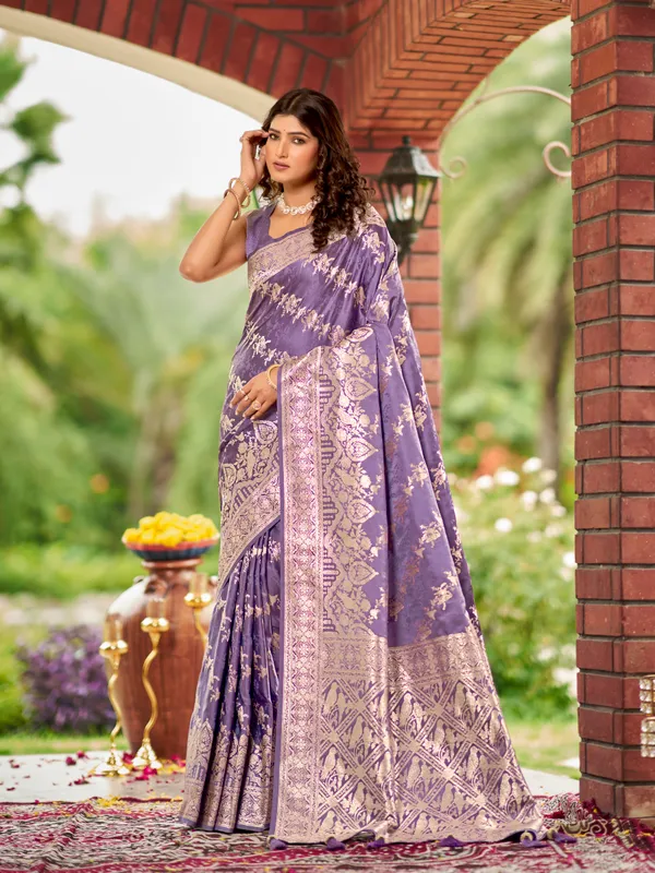 Manohari_Womens_Most_Trendy_Banarasi_Satin_Silk_Woven_Lavender_Purple_Saree_With_Heavy_Jacquard_Work_Saree_With_Blouse_Piece