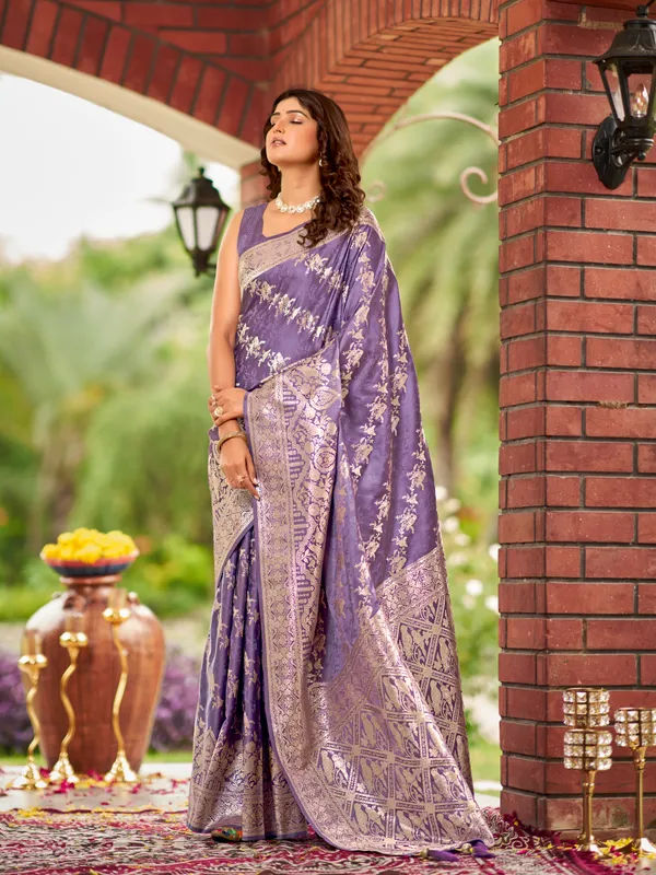 Manohari_Womens_Most_Trendy_Banarasi_Satin_Silk_Woven_Lavender_Purple_Saree_With_Heavy_Jacquard_Work_Saree_With_Blouse_Piece