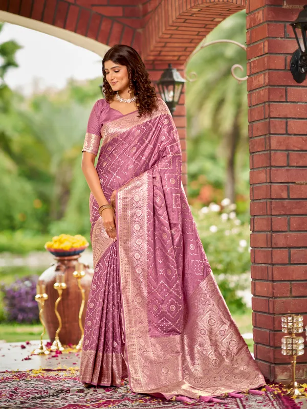 Manohari_Womens_Most_Trendy_Banarasi_Satin_Silk_Woven_Rose_Pink_Saree_With_Heavy_Jacquard_Work_Saree_With_Blouse_Piece