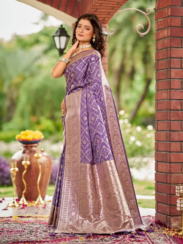 Manohari_Womens_Most_Trendy_Banarasi_Satin_Silk_Woven_Lavender_Purple_Saree_With_Heavy_Jacquard_Work_Saree_With_Blouse_Piece