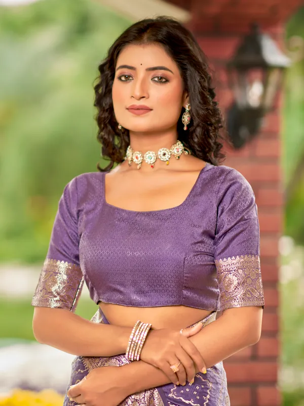 Manohari_Womens_Most_Trendy_Banarasi_Satin_Silk_Woven_Lavender_Purple_Saree_With_Heavy_Jacquard_Work_Saree_With_Blouse_Piece