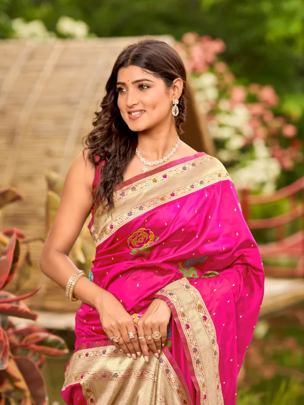 Manohari_Womens_Most_Trendy_Banarasi_Satin_Silk_Woven_Lemonade_Pink_Colorful_Flower_Pattern_Saree_With_Heavy_Jacquard_Work_Saree_With_Blouse_Piece