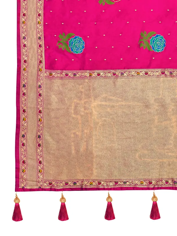 Manohari_Womens_Most_Trendy_Banarasi_Satin_Silk_Woven_Lemonade_Pink_Colorful_Flower_Pattern_Saree_With_Heavy_Jacquard_Work_Saree_With_Blouse_Piece